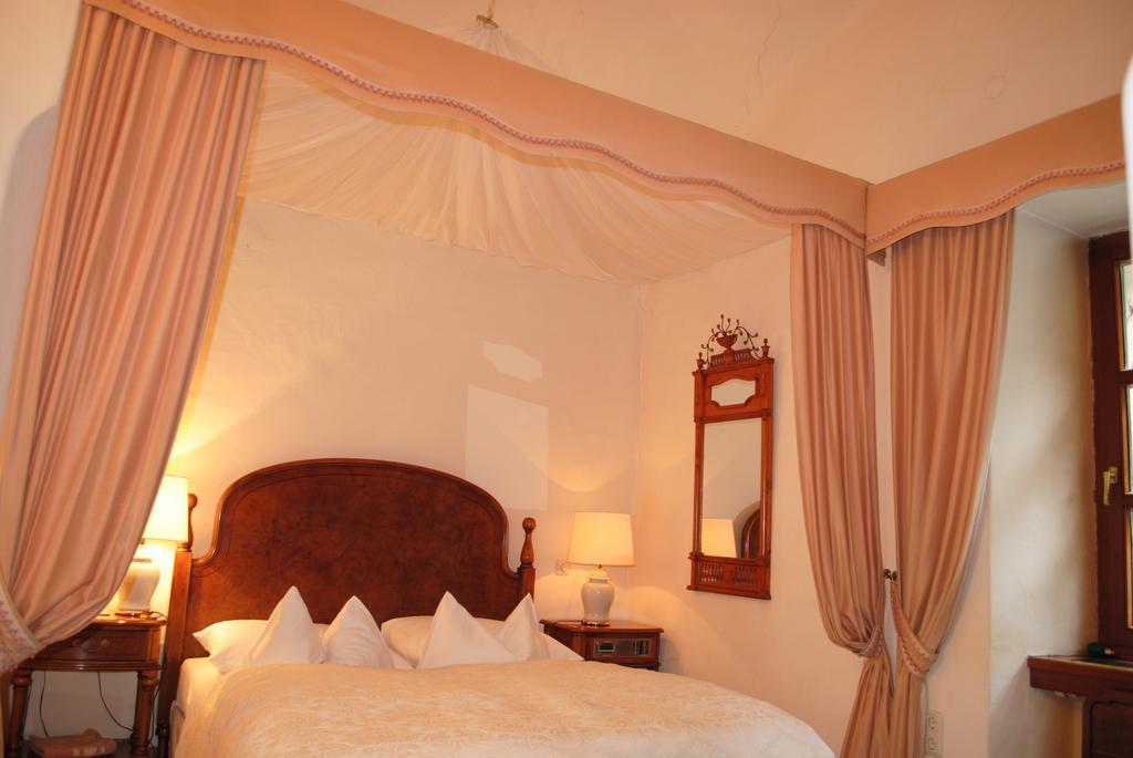 Schlosshotel Obermayerhofen Sebersdorf Стая снимка