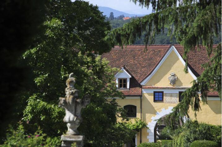 Schlosshotel Obermayerhofen Sebersdorf Екстериор снимка