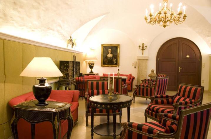 Schlosshotel Obermayerhofen Sebersdorf Екстериор снимка
