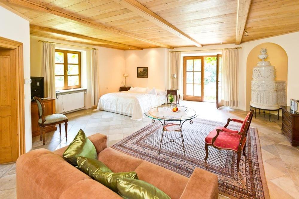 Schlosshotel Obermayerhofen Sebersdorf Стая снимка