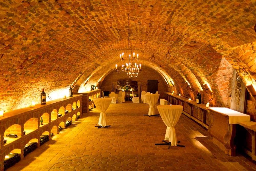 Schlosshotel Obermayerhofen Sebersdorf Екстериор снимка